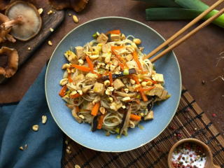 Vegetarische pad thai met gemarineerde tofu - Recette Cookeo V3 | Moulinex
