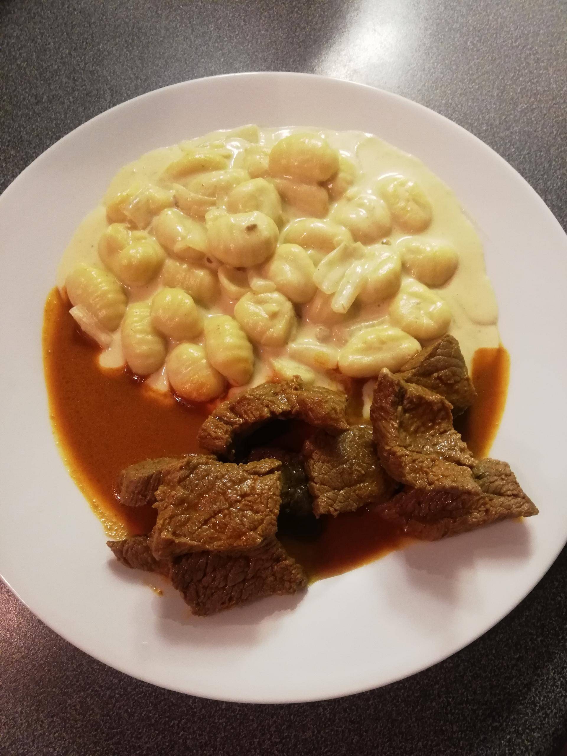 Bœuf au oignons et ses gnocchis - Recette Companion Connect XL | Moulinex