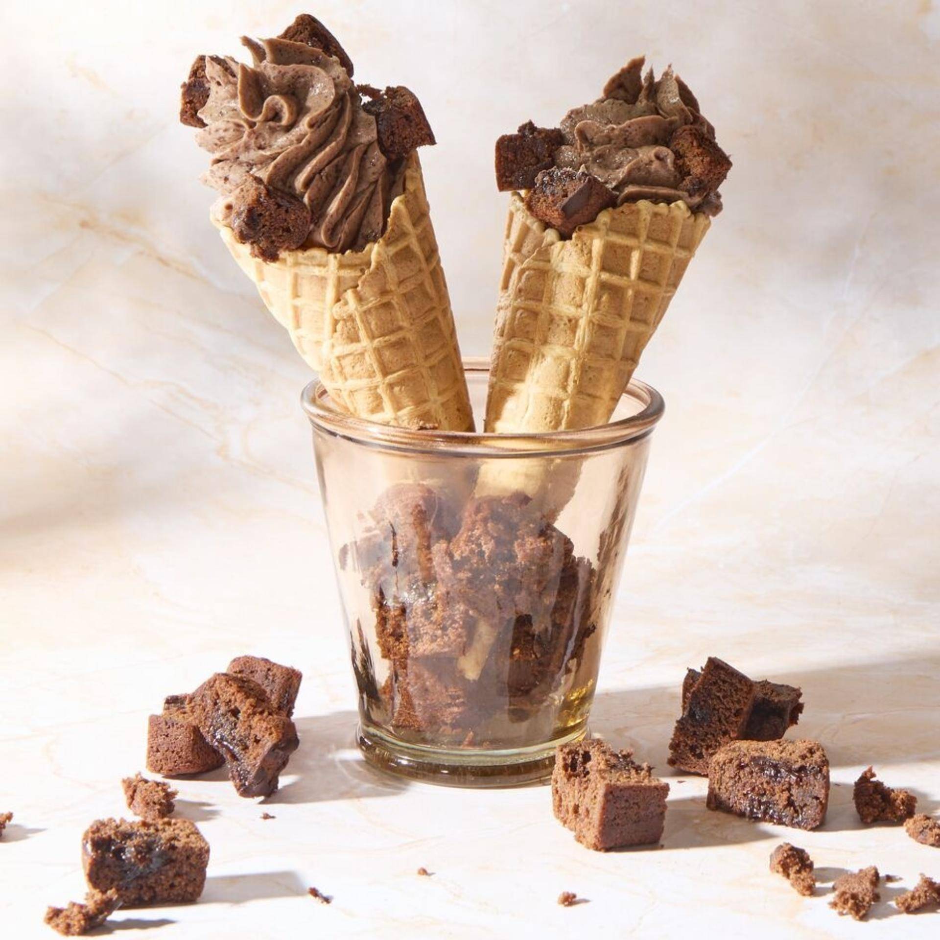 Soft ice cream brownie hyper-protéinée - Recette Freezi | Moulinex