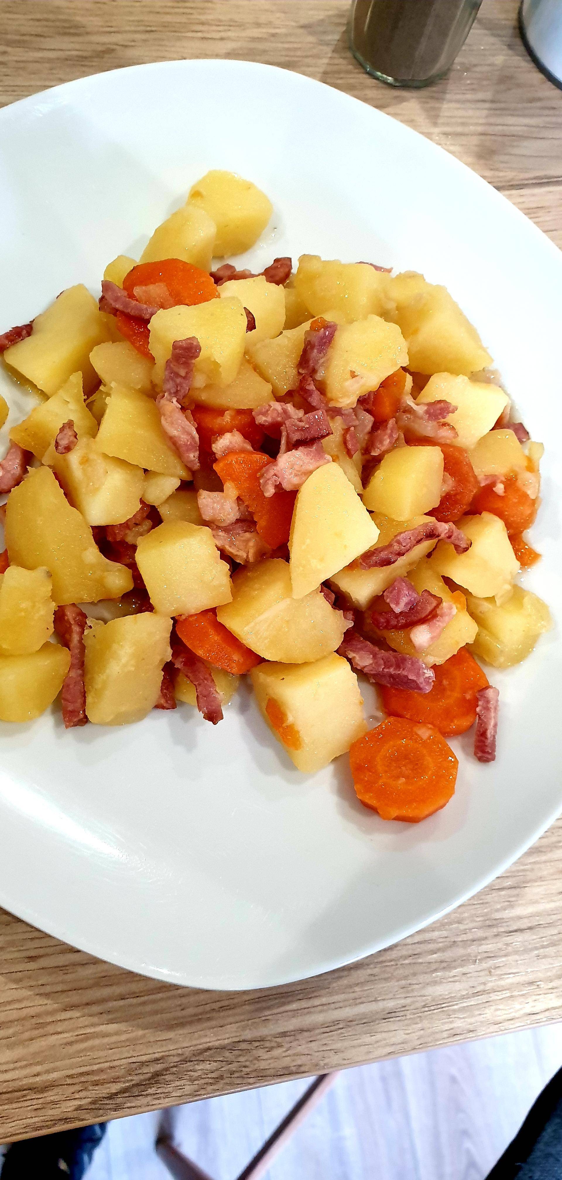 Pommes de terre carottes lardons - Recette Cookeo | Moulinex