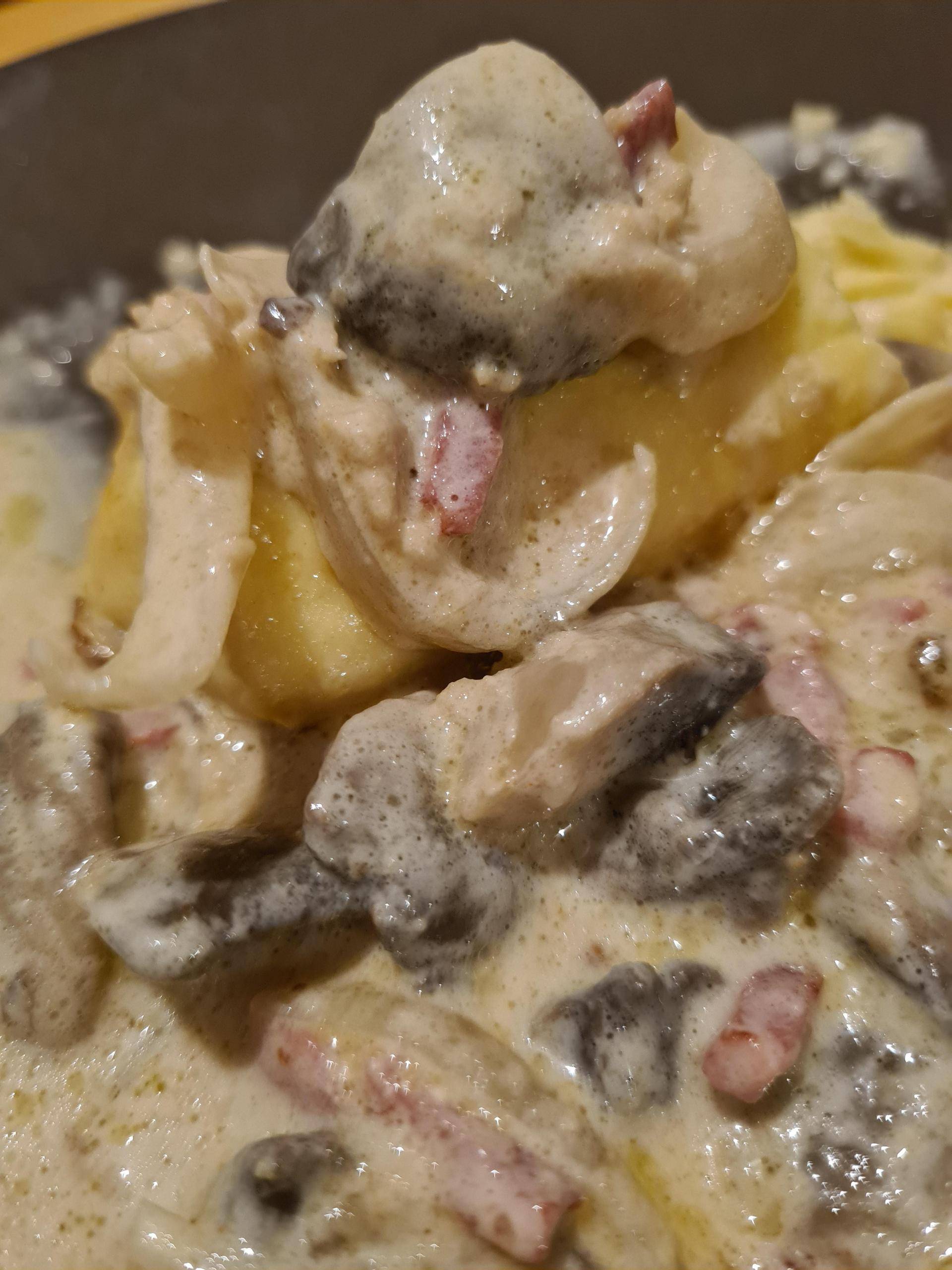 Quenelles aux bacon, champignons et sauce crème fraîche - Recette Cookeo V3 | Moulinex