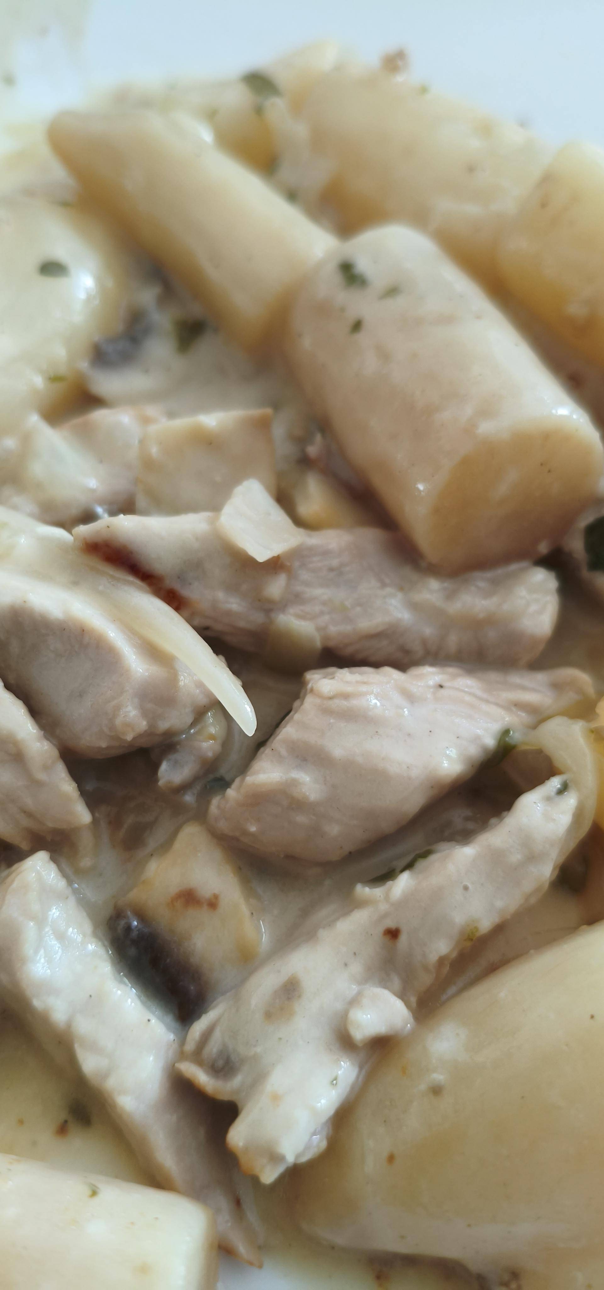 Émincés de poulet salsifis sauce champignon - Recette Cookeo | Moulinex