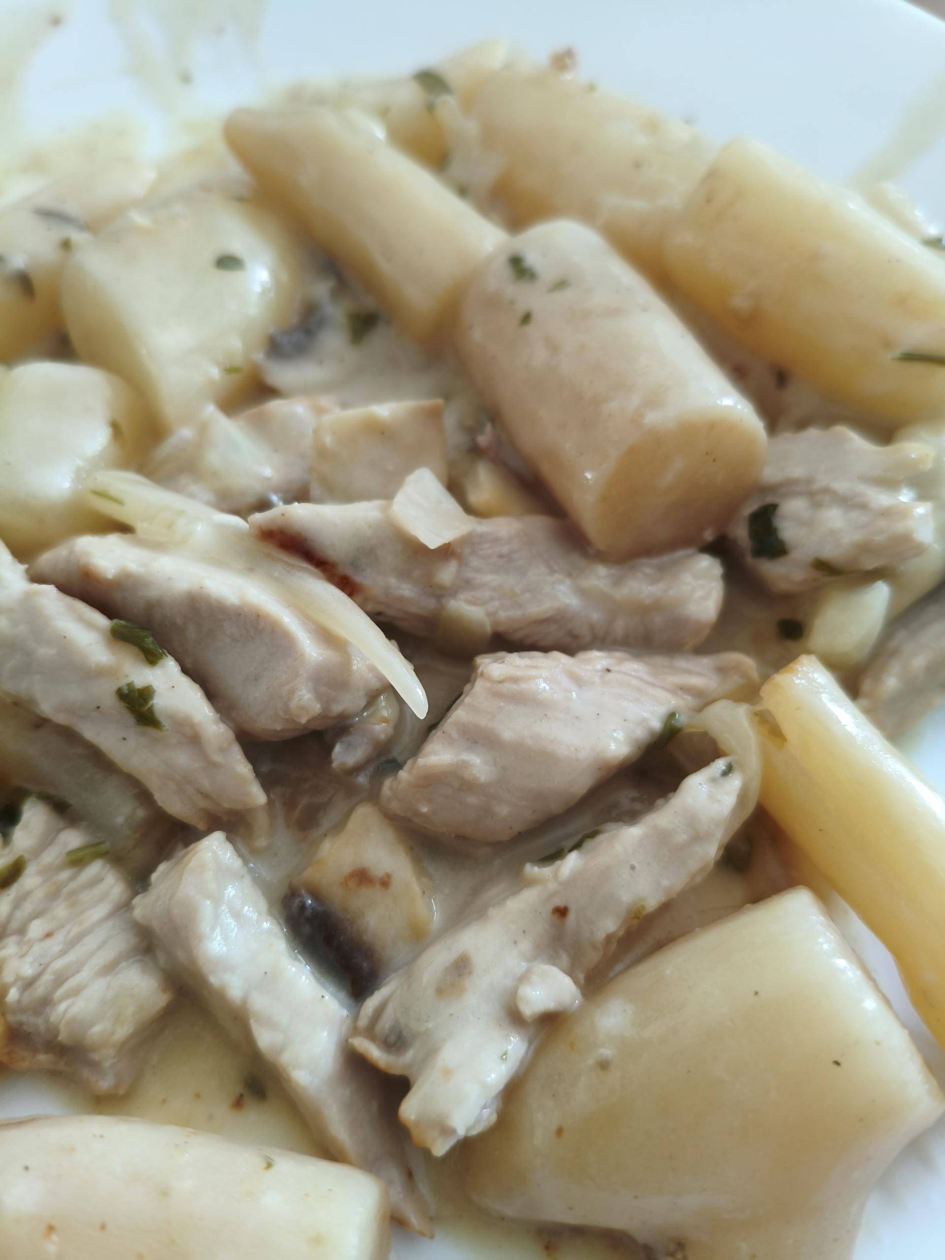 Émincés de poulet salsifis sauce champignon - Recette Cookeo | Moulinex