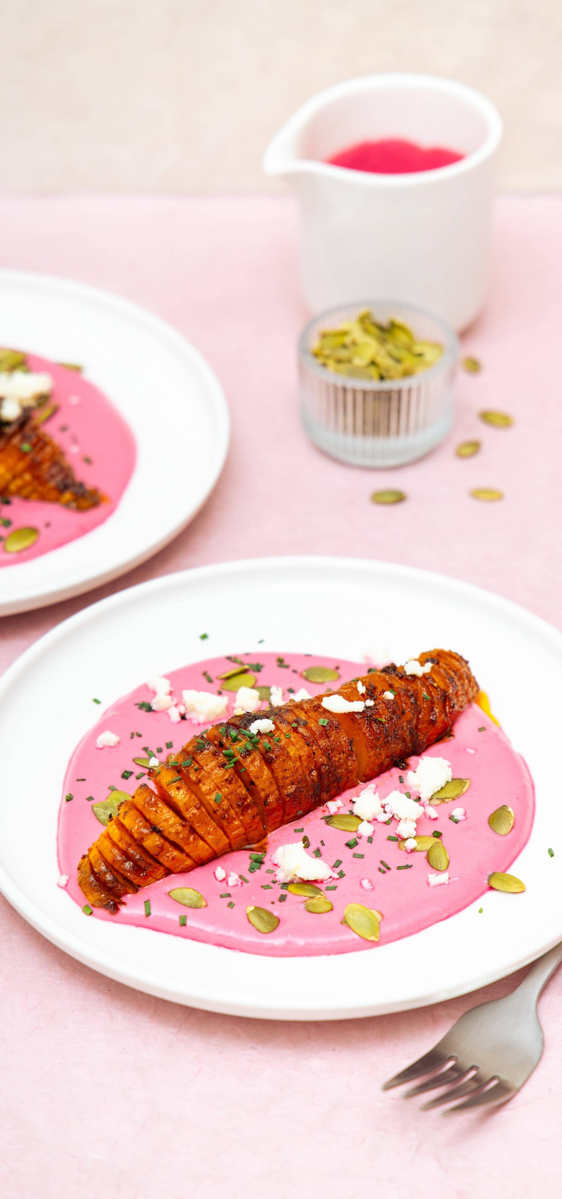 Patate douce Hasselback, crémeux rose betterave-feta - Recette Easy Fry Compact | Moulinex