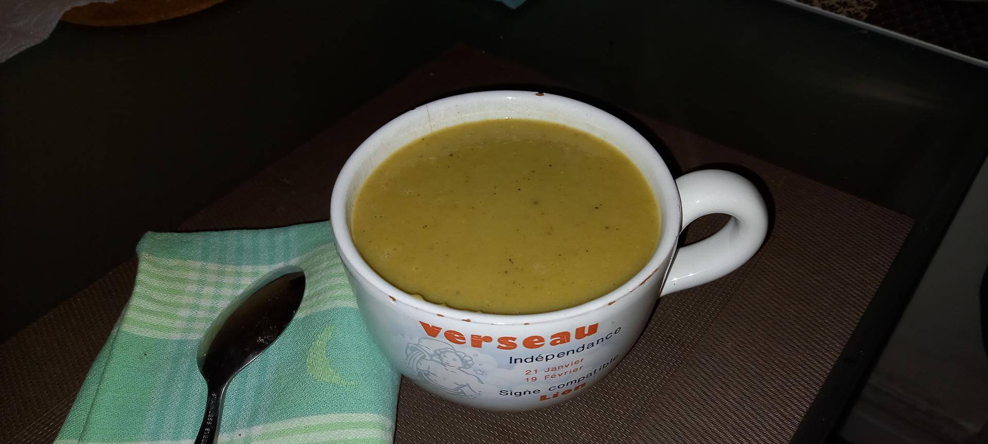 Velouté de poireaux et pois chiches au garam masala. - Recette Companion Connect XL | Moulinex