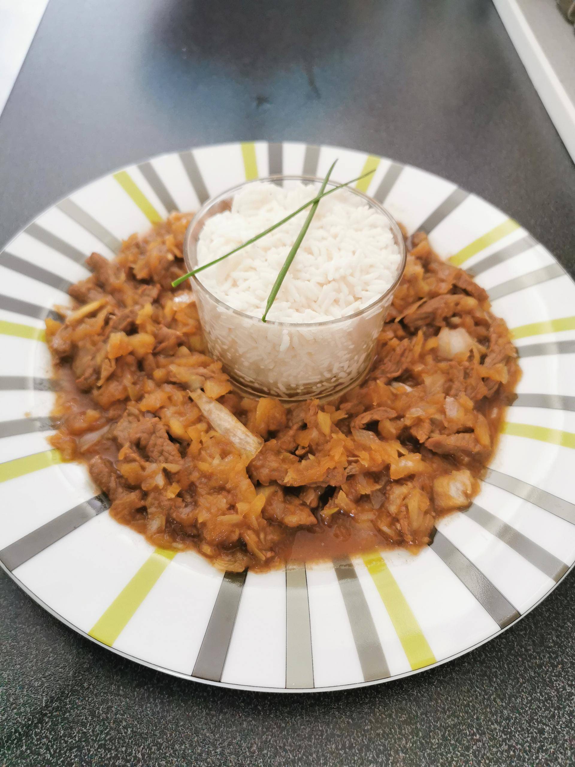 Bœuf aux oignons - Recette Companion | Moulinex