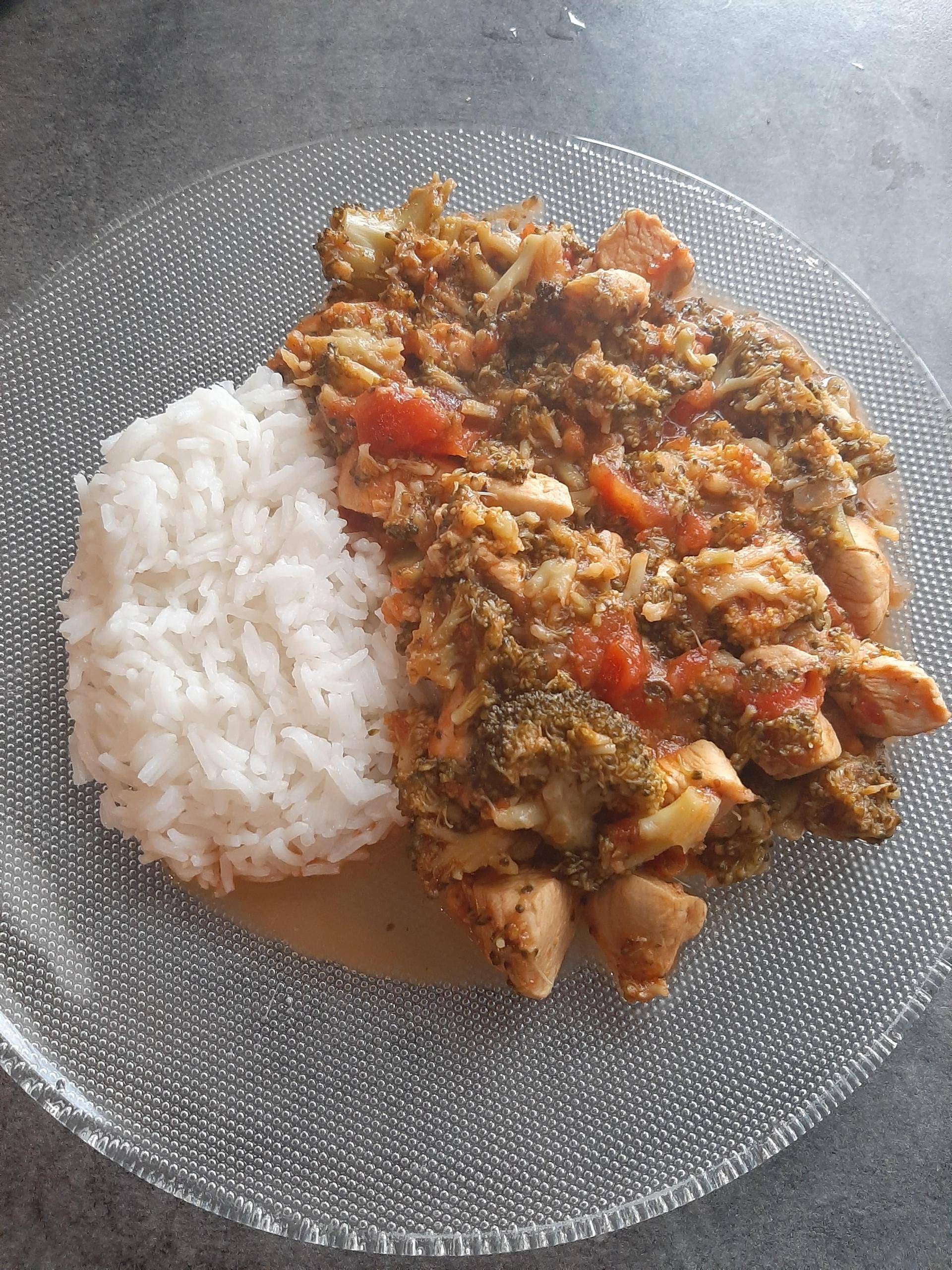 Poulet brocolis sauce tomate - Recette Cookeo | Moulinex