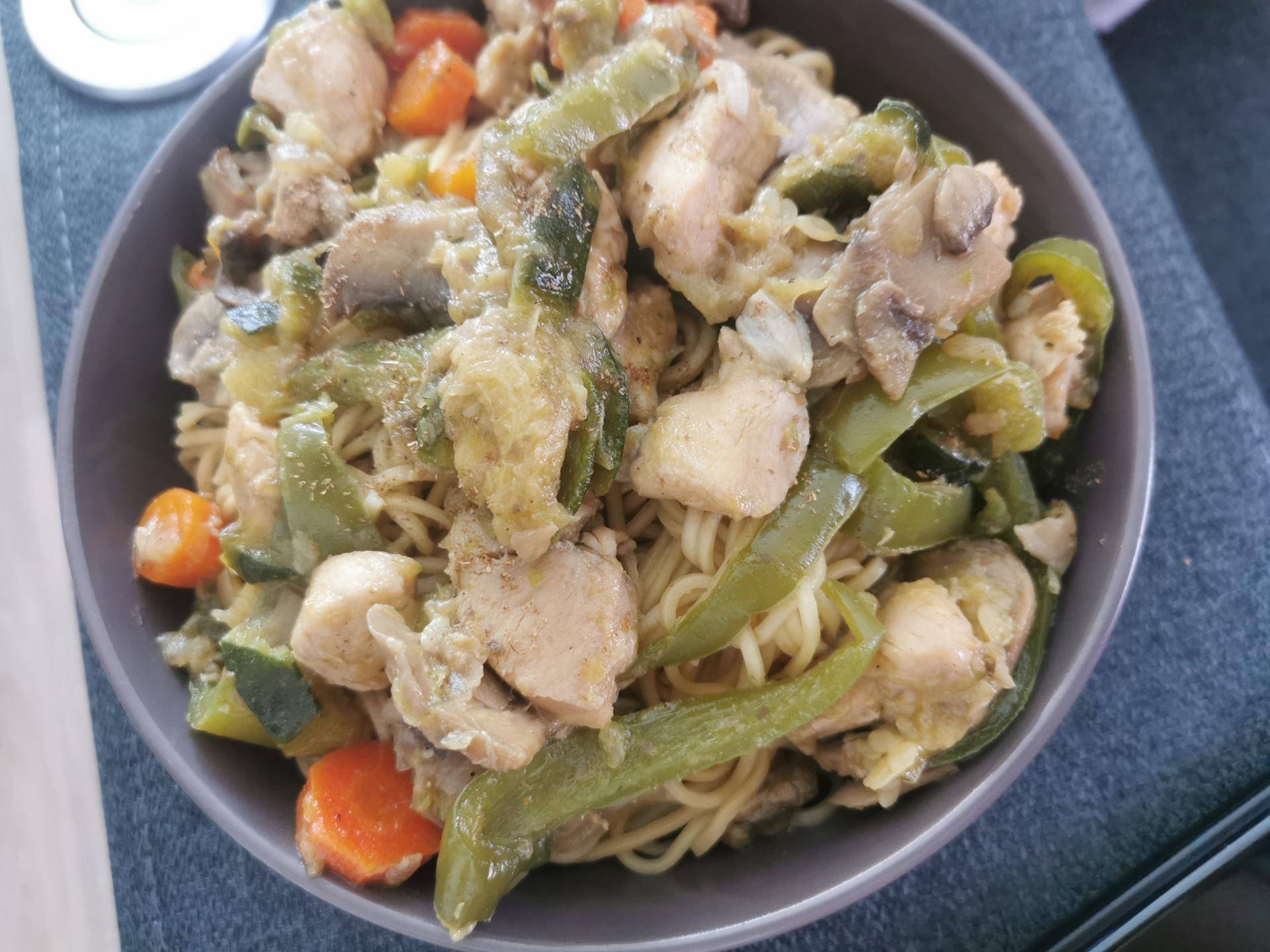 Nouilles chinoises aux légumes - Recette Companion Connect | Moulinex