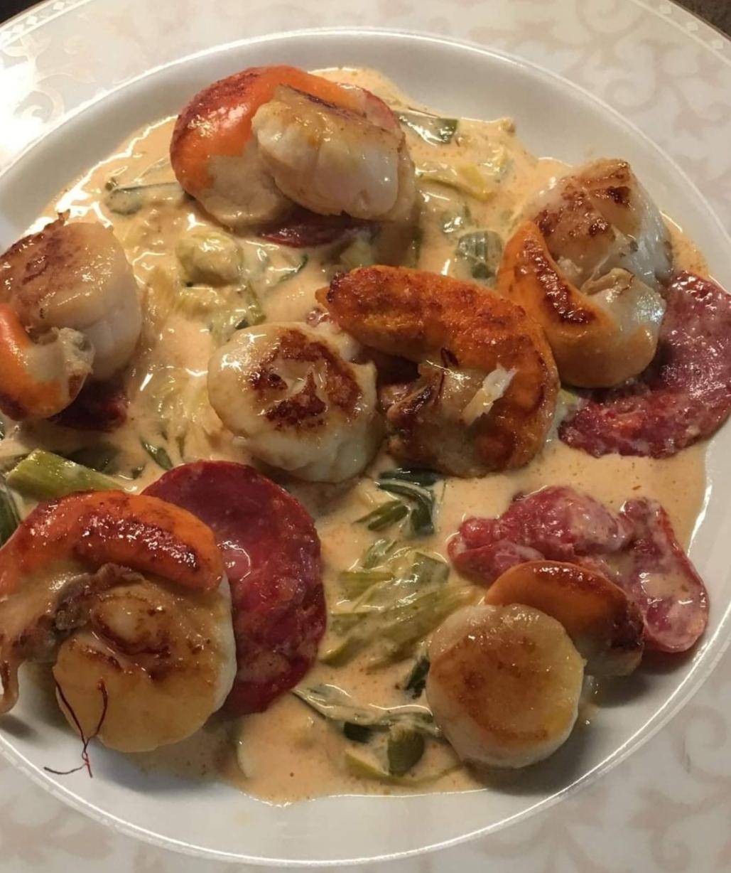Coquilles Saint-Jacques aux poireaux et chorizo - Recette Companion | Moulinex