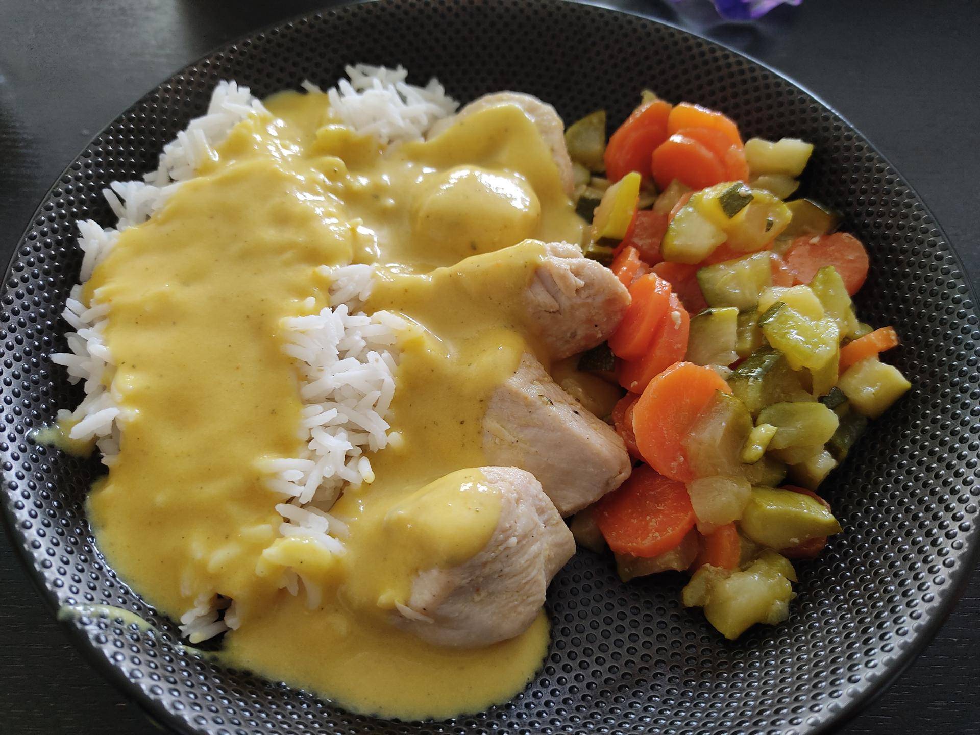 Poulet sauce velours, légumes et riz - Recette Cookeo | Moulinex