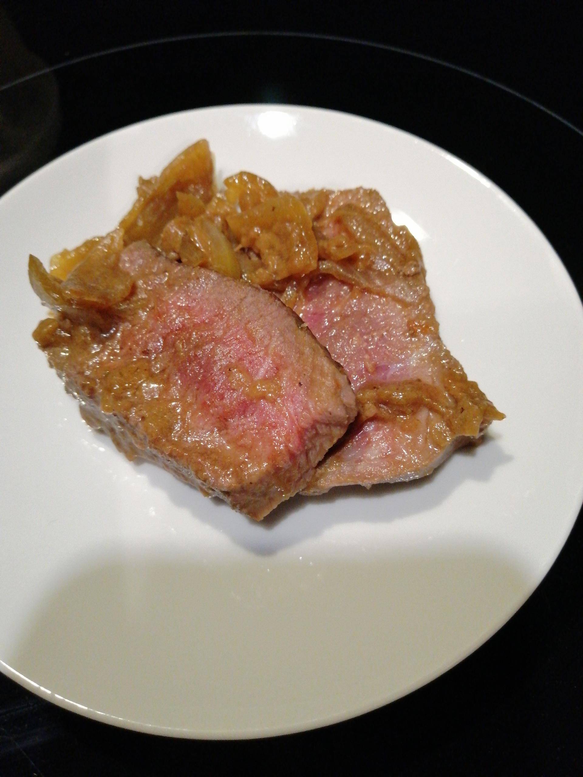 Roti de boeuf en sauce aux oignons - Recette Cookeo | Moulinex